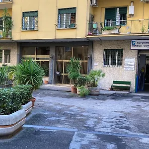 https://al-civico-32.it-romehotels.com