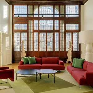  Apartment Palazzo Dei Fiori By Mate Italy